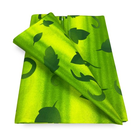 tissu imprimé à feuilles vertes