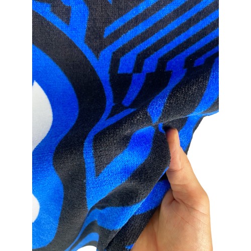 SERVIETTE DE PLAGE SPORTS INTER-MESURE CM.70X140 INTERNATIONALE D'ORIGINE AVEC UN SAC À DOS, PRENDRE