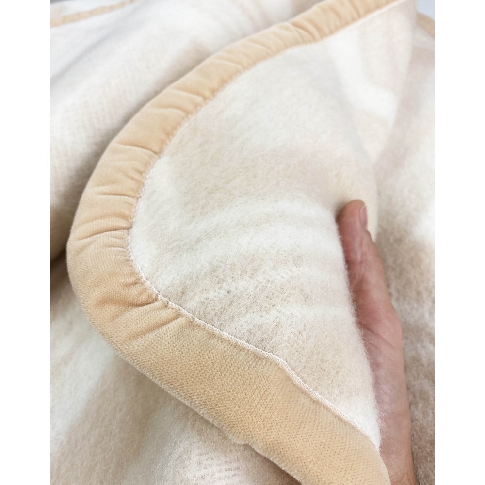 COUVERTURE CARRÉE en vraie Pure WOOL couleur douce et chaude Naturelle