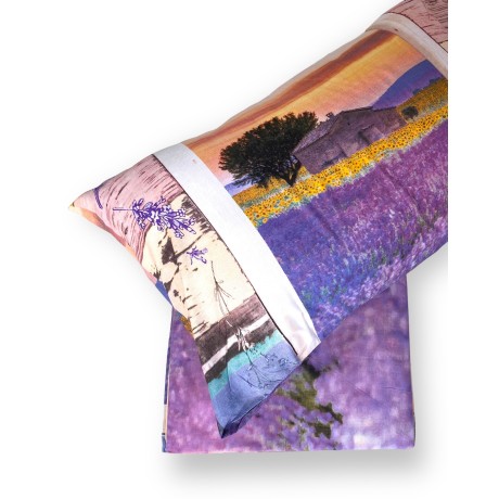 feuille imprimée avec de la lavande et des champs provençaux