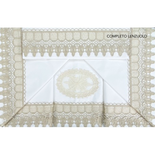 JENNY SATCHEL WITH MACRAMÉ ECRU DOUBLE BED SHEET and BEDSPREAD bridal idea