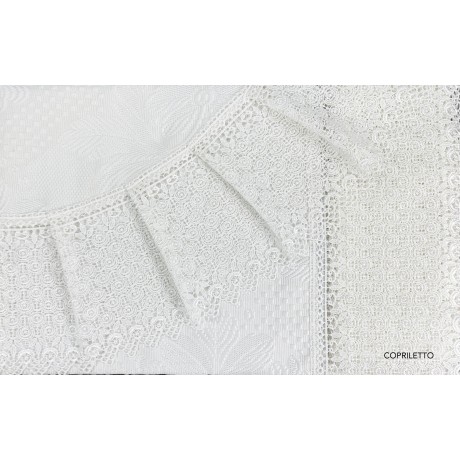 Couvre-lit et drap avec dentelle macramé idéal comme idée cadeau de mariée