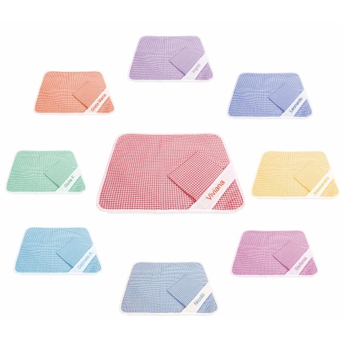 BESTICKTES und PERSONALISIERTES KARIERTES KINDERGARTEN-TISCHSET und Serviette