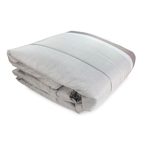 GESTEPPTE TAGESDECKE MIT GEPUNKTETER SCHLEIFE © Beige Made in Italy