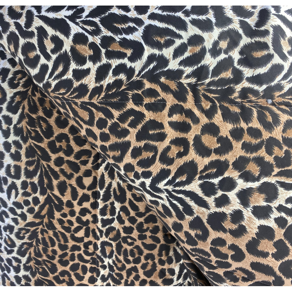 Winter Leopard Quilt 300 gr/sqm, Animal Pattern, Soft and Warm, Hypoallergenic and Made in Italy
