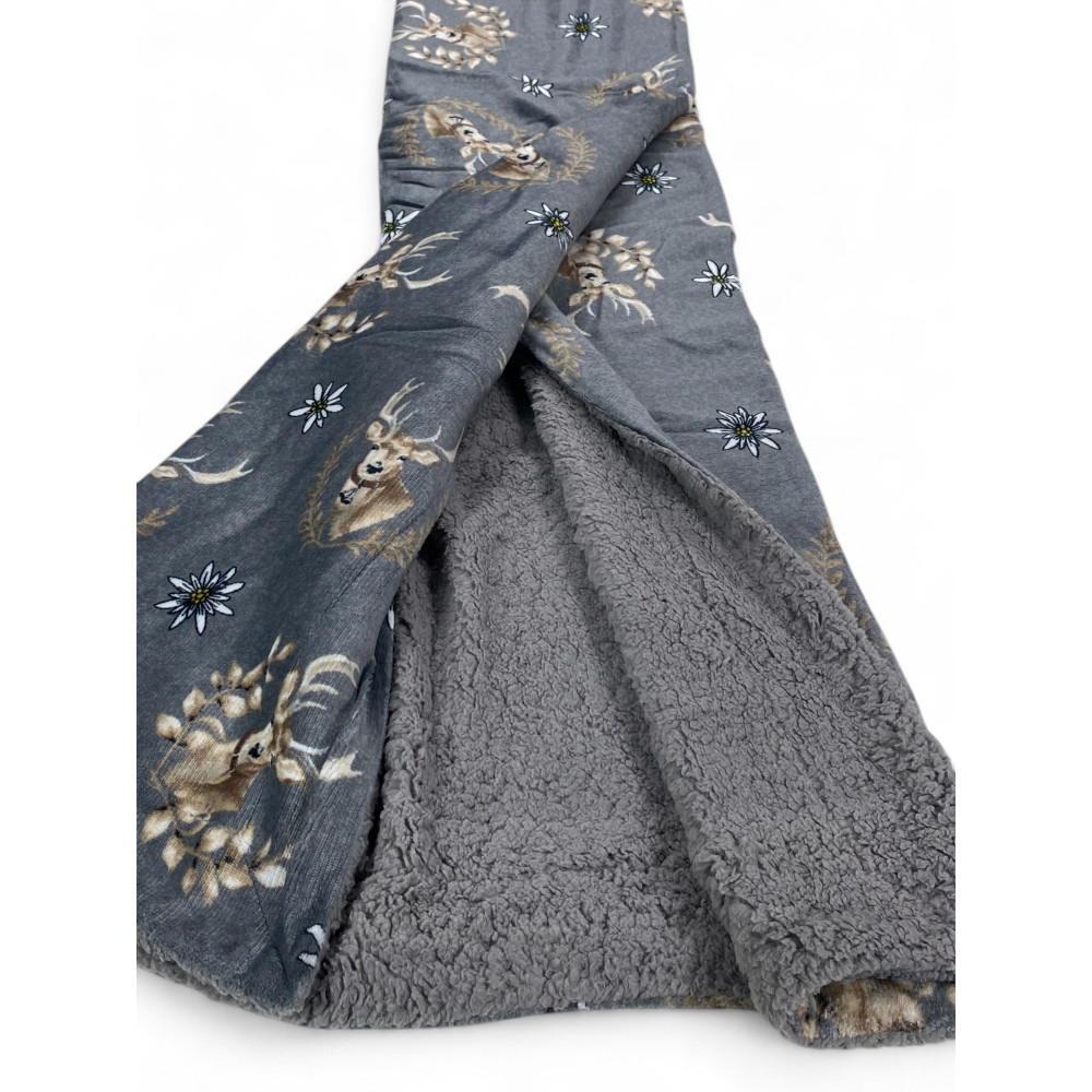 Plaid Sherpa Cervi Grigio – Coperta in Pile Morbido con Retro Agnellato – Stile Tirolese, Stampa Cervi e Stelle Alpine