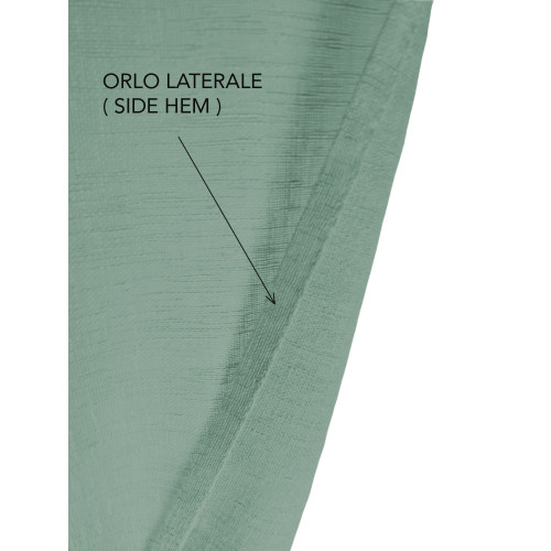 Tendine SIMPLY Verde montate tese su finestra