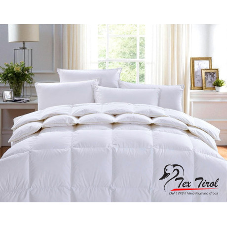 Couette 4 saisons disponible en différentes tailles : lit simple et lit double