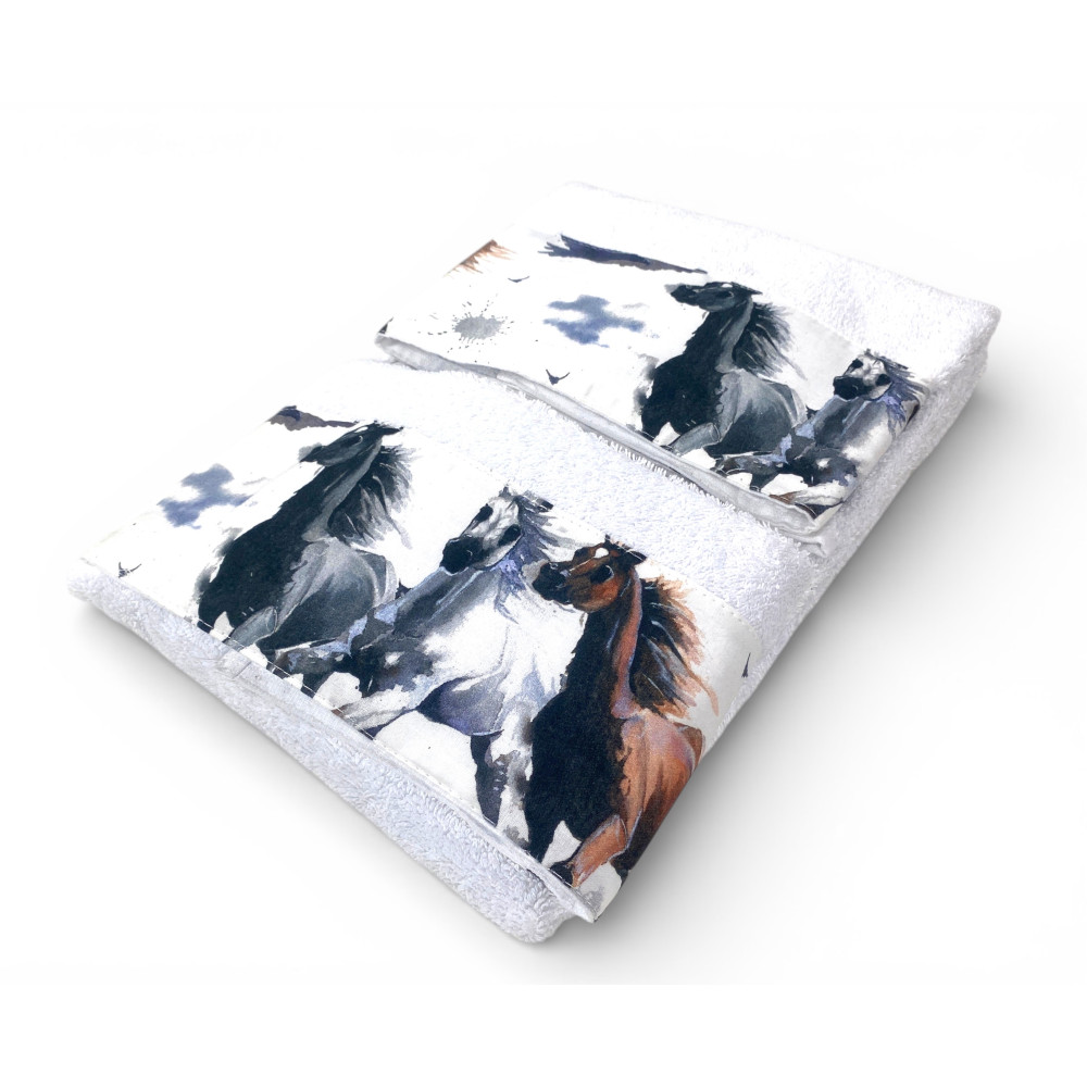 Set Asciugamani Cavalli Bianco 500 g/m² 100% Cotone | 1 Asciugamano 60x110 + 1 Ospite 40x60 con Balza Stampata