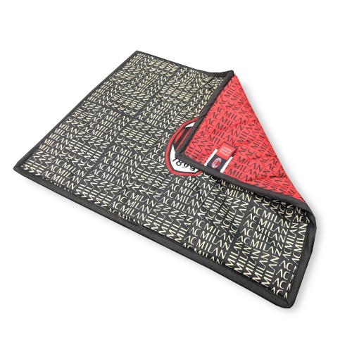 SET de table petit DÉJEUNER AMÉRICAIN A. C. MILAN FOOTBALL OFFICIEL et une carte postale de MILAN EST à SEULEMENT